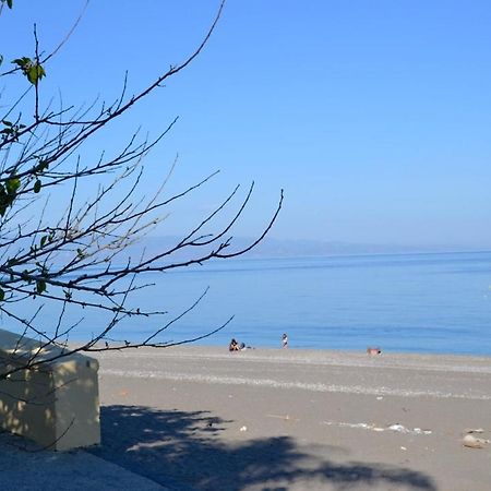 I Tesori Del Mare Bed & Breakfast Letojanni Exterior photo